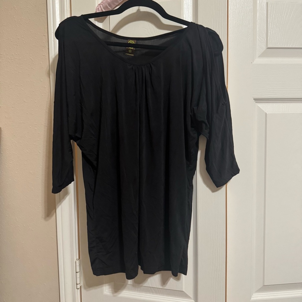 24/7 Comfort Apparel Elegant Black Blouse cold shoulder